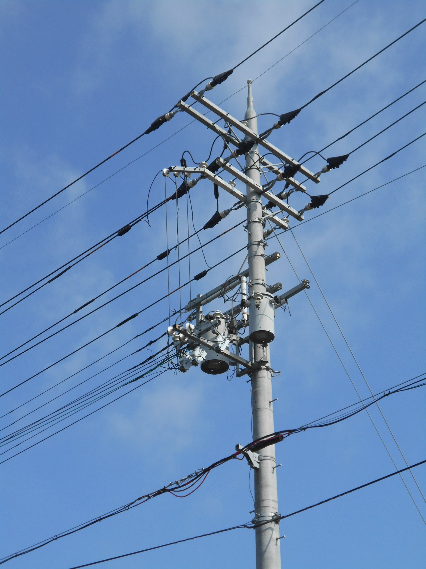 電力用腕金
