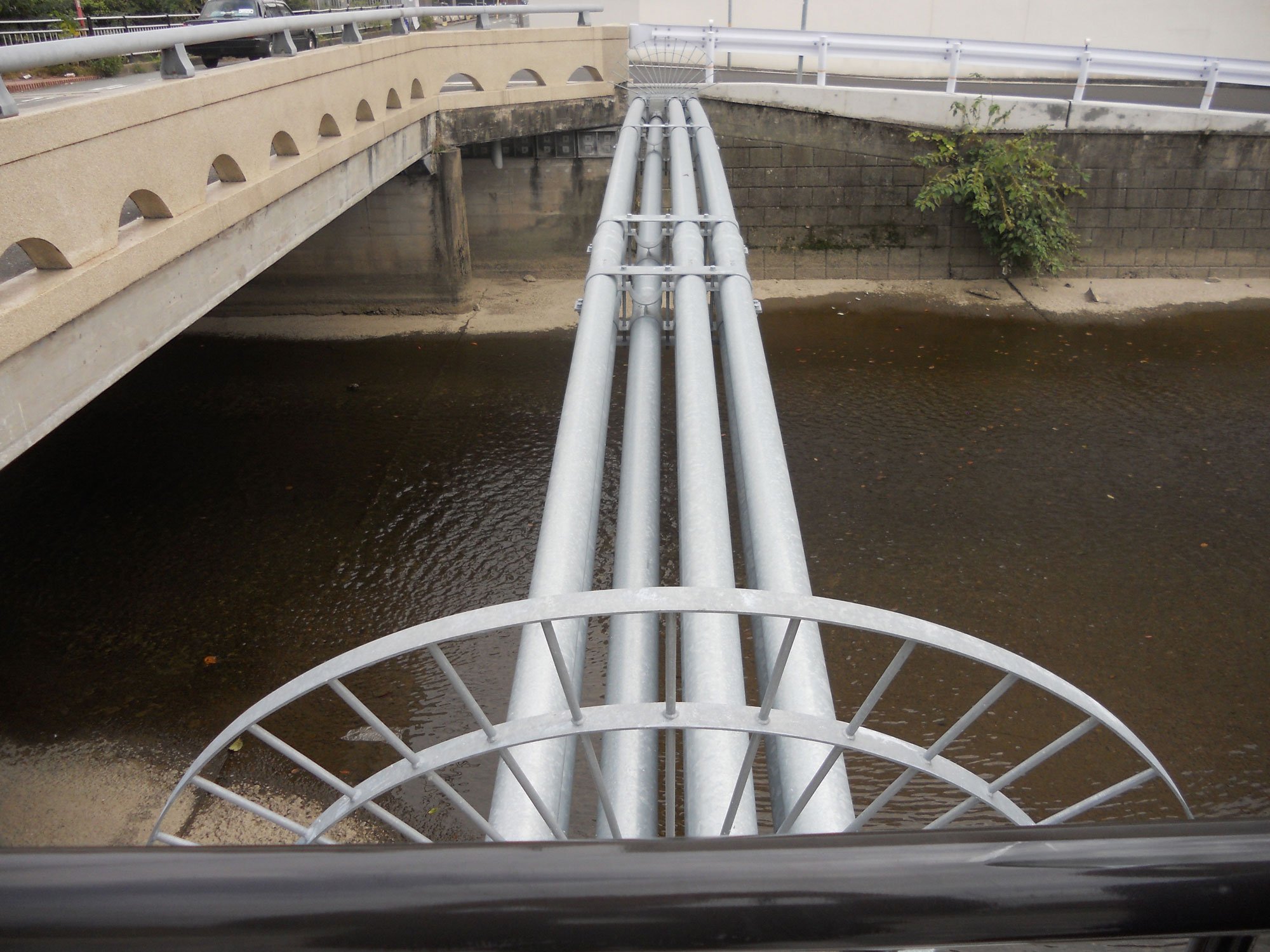 管路橋 縦